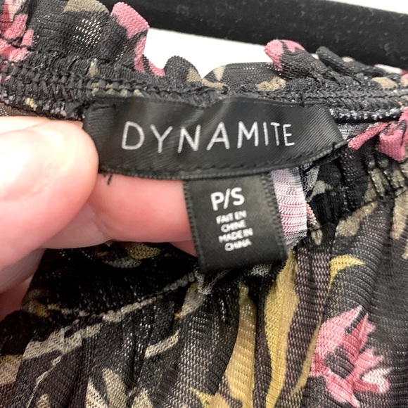 “Dynamite” Blouse - Picture 2 of 3